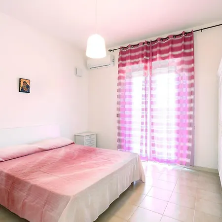 Giulia Villa *